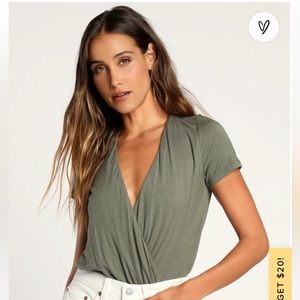Lulu’s Olive Green Short Sleeve Surplice Body Suit Size S